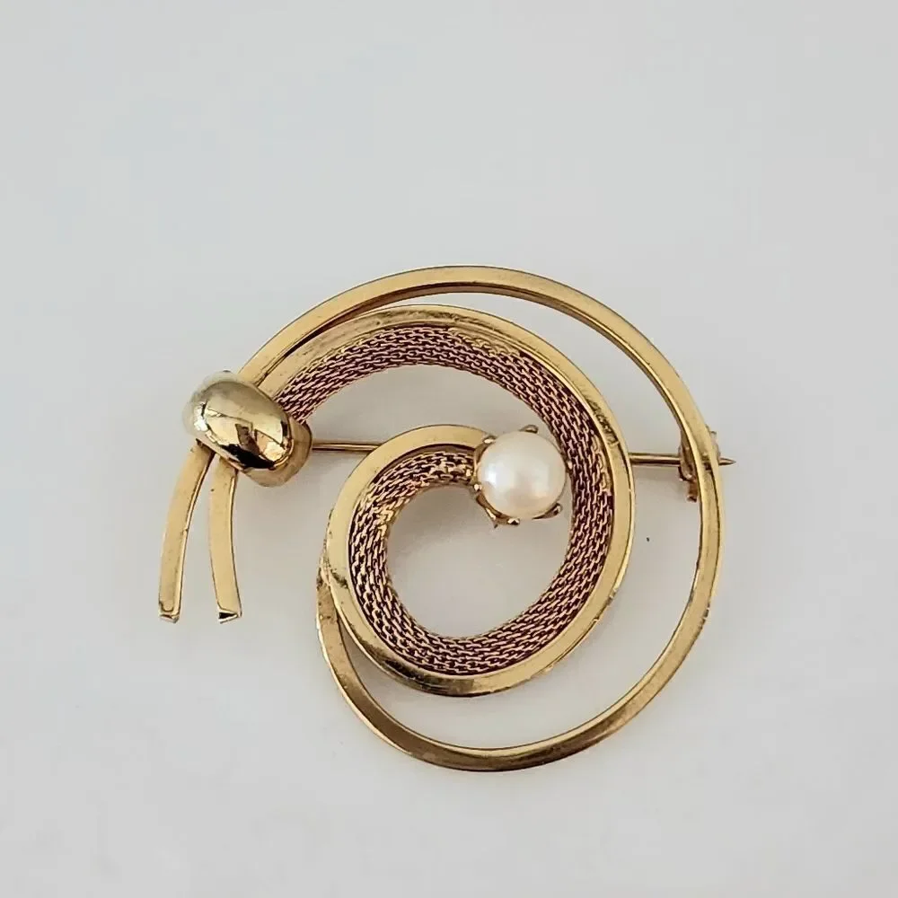 Vintage brooch pin gold tone